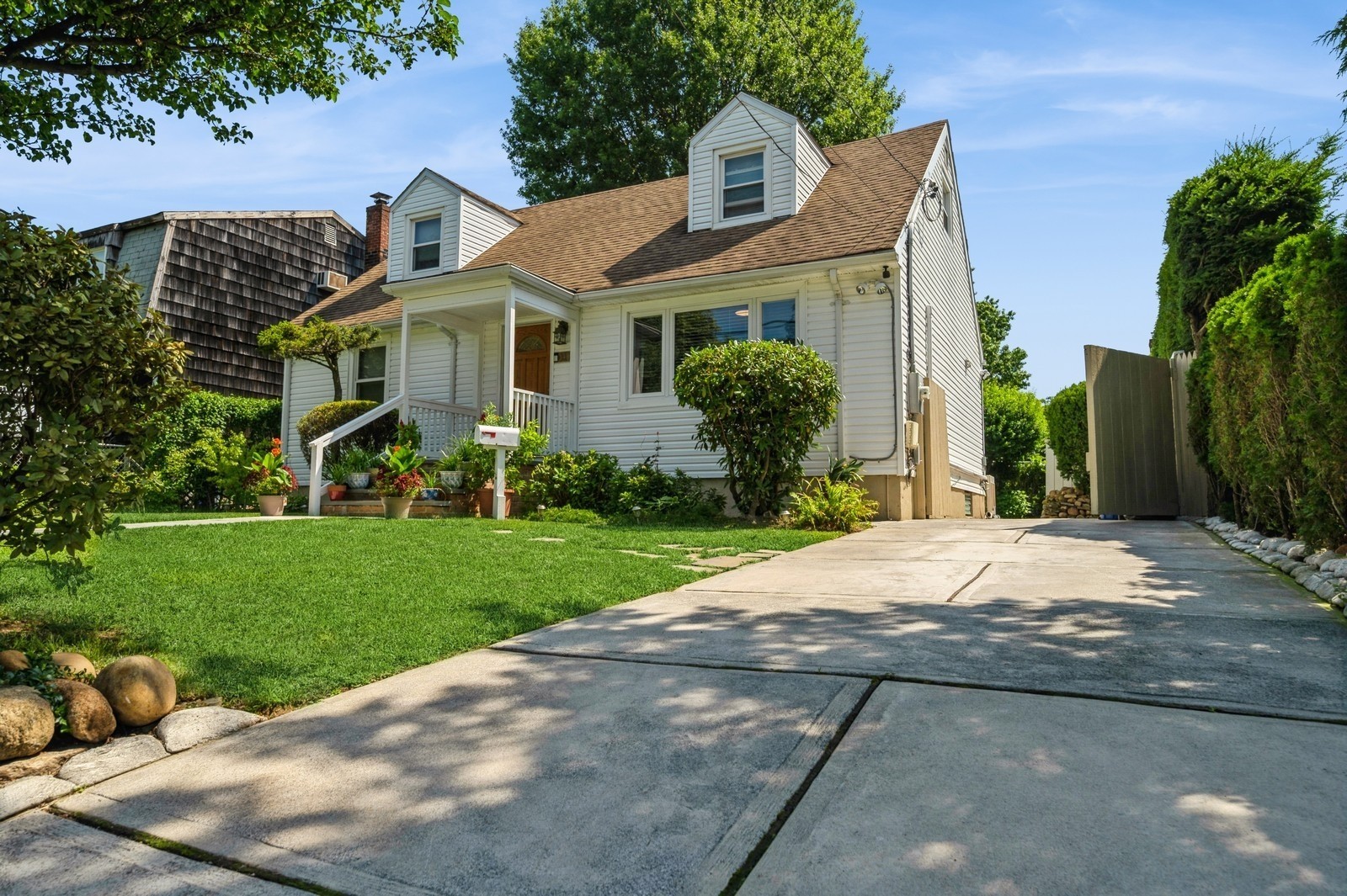 03_144LindenSt_2020_Large