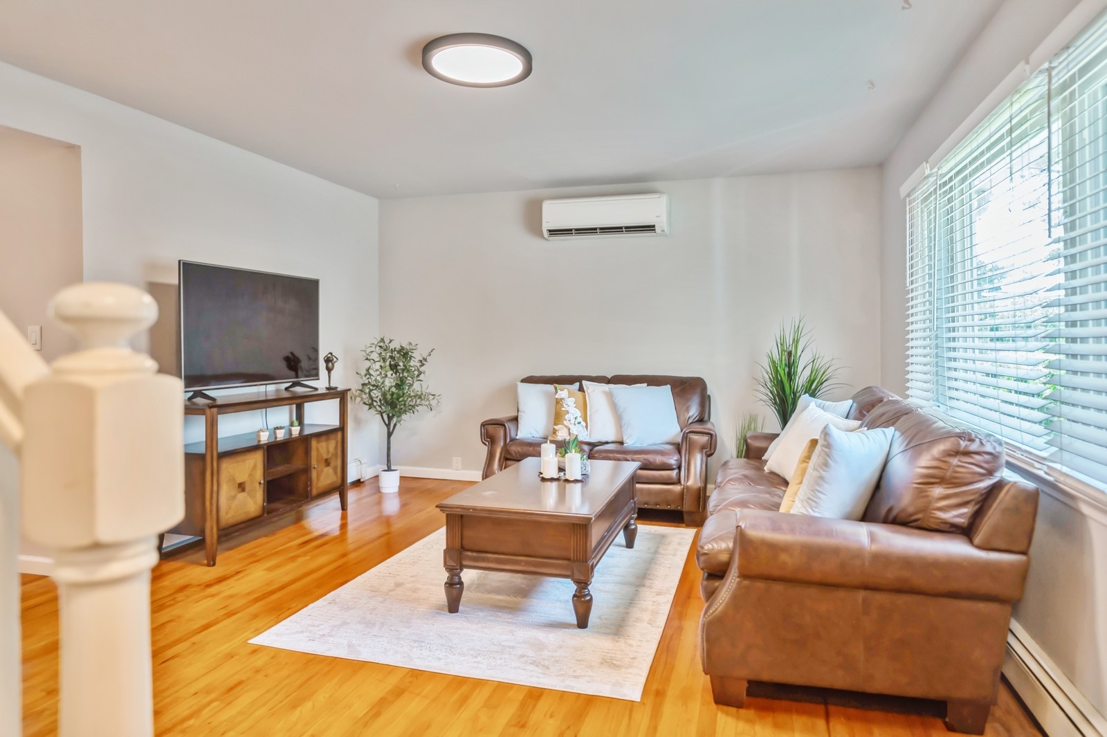 19_144LindenSt_2057_Large