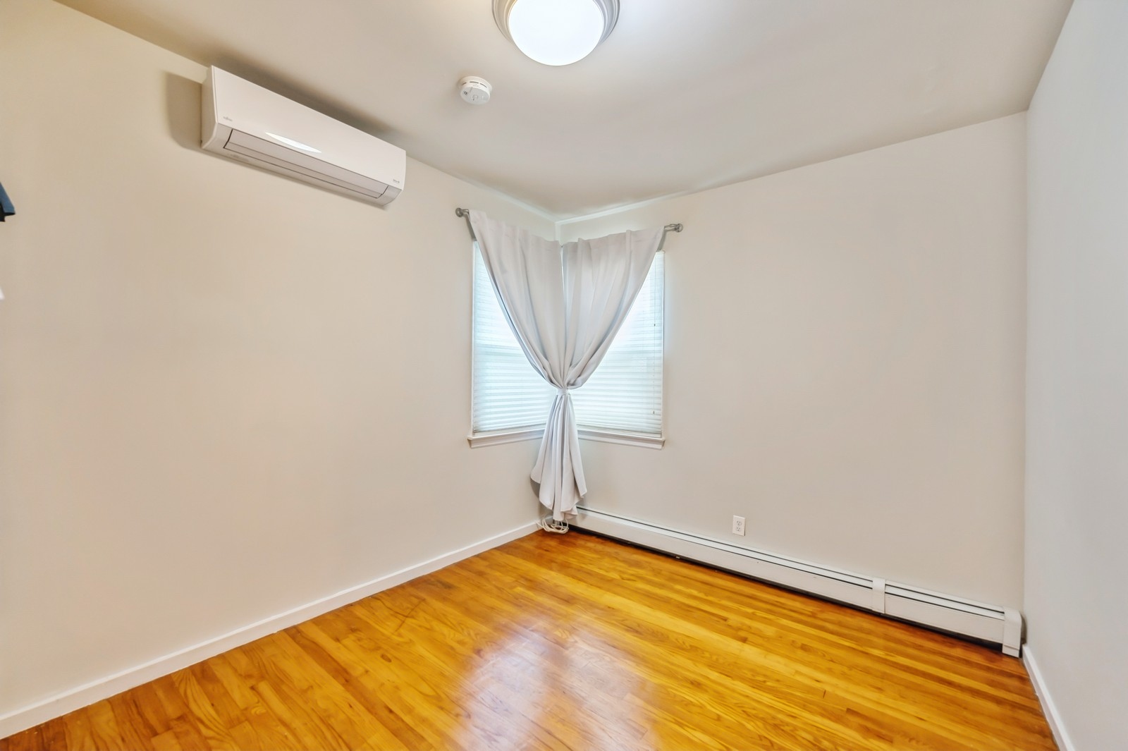 33_144LindenSt_2055_Large